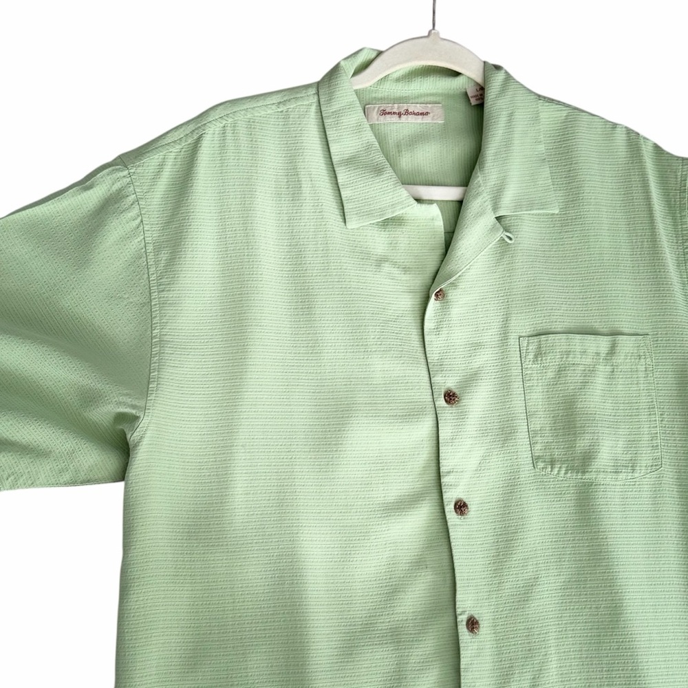 Tommy Bahama 100% Silk Men's Large Short Sleeve Green Button Down Textured Light